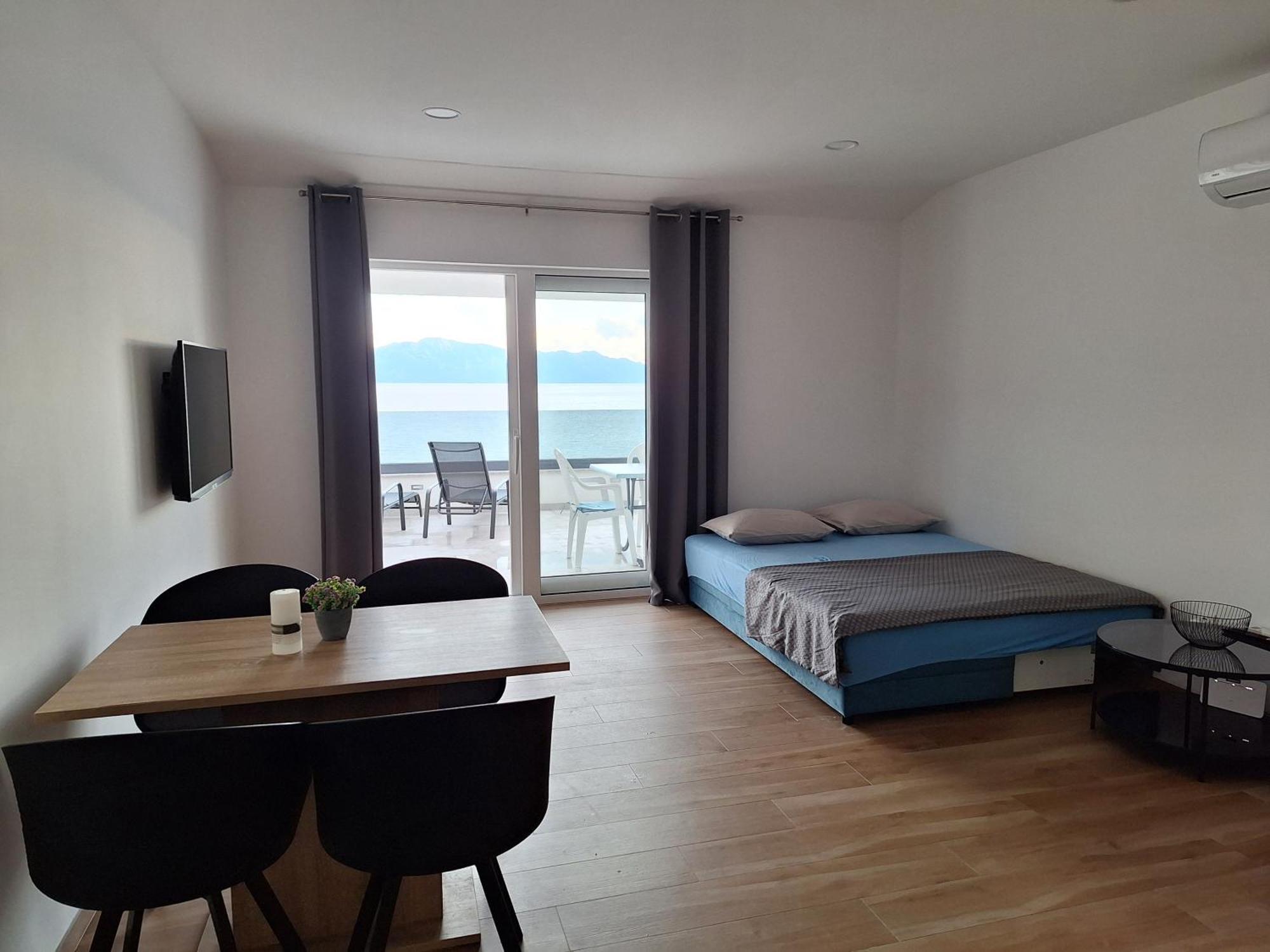 Apartments Nina Brist Eksteriør billede